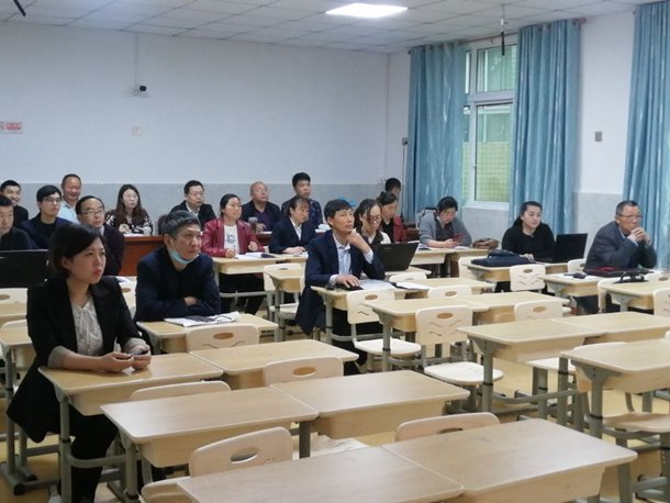 平昌县土兴小学开展教师教育教学专题讲座活动