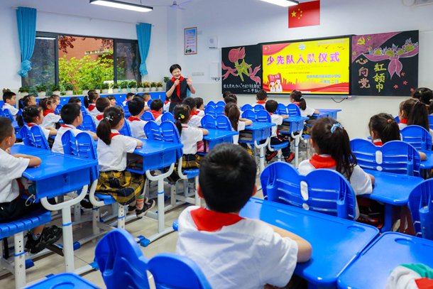 巴州区四小挑战自我展风采快乐童年庆六一