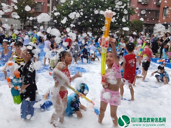 安居一幼举行“感恩成长  拥抱未来”第九届毕业典礼