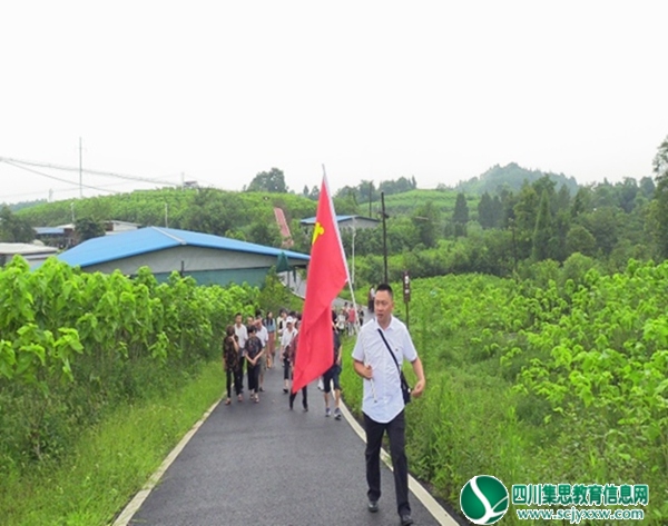 城东小学校庆“七一”系列学习活动7.jpg