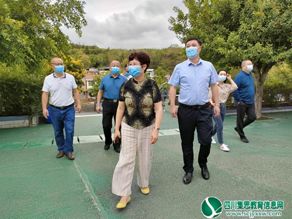 情系教育 为爱而行 ——民盟遂宁市委携手爱心企业家赴唐家乡小学校开展“爱心助学”调研活动