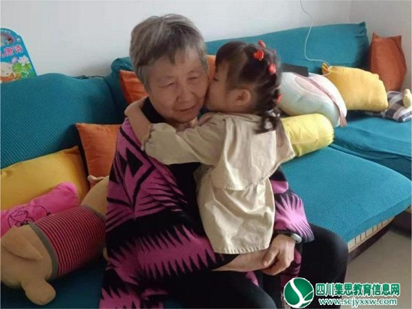 安居一幼开展“爱满重阳，孝润童心”线上主题活动
