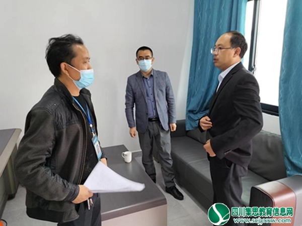 蒋敏一行深入安居区中兴镇中心小学校督导检查国庆假期返校工作