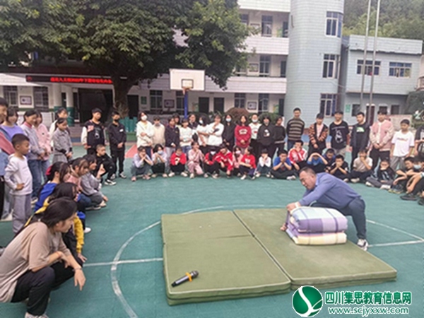 小习惯，大修养” ——莲花九年义务教育学校开展寝室内务整理实践大课堂
