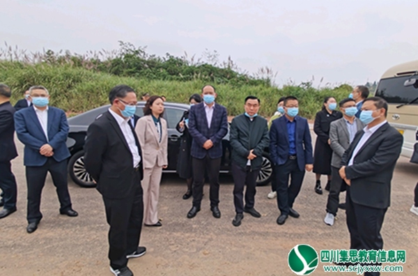 遂宁市政协副主席谢炯一行来到蓬溪县中职校调研指导工作