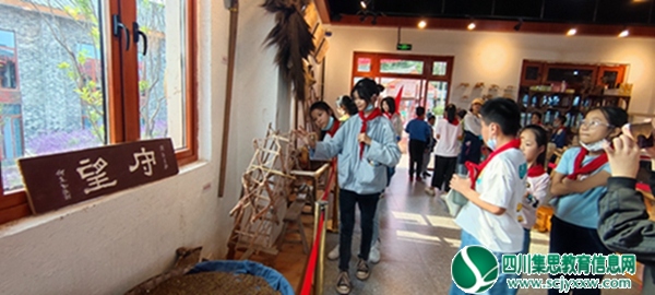 追寻红色记忆、领略新村美景 --安居区拦江镇马河小学开展研学实践教育活动