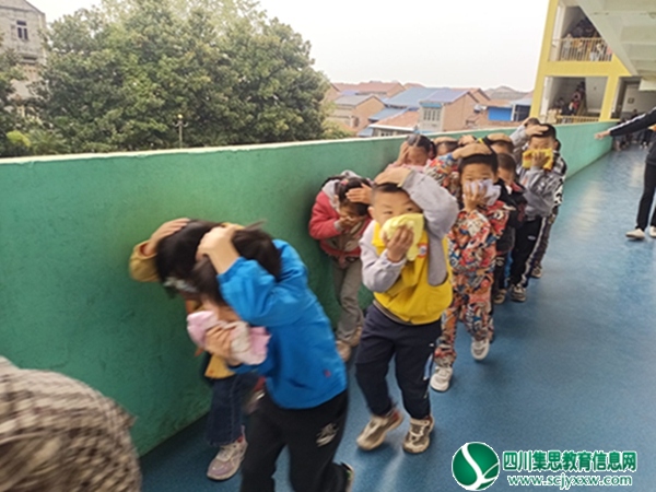 分水小学开展消防应急演练