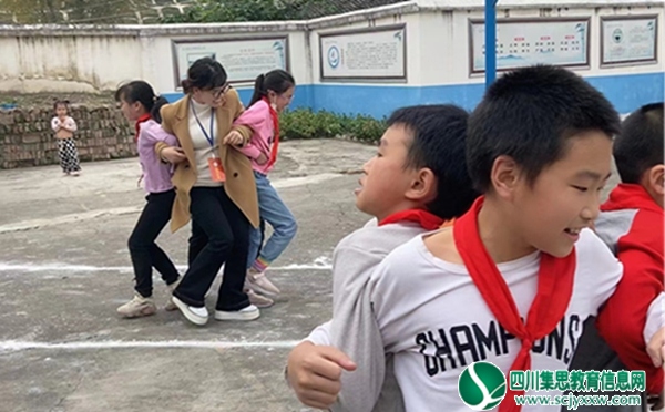 射洪市沱牌镇李家祠小学校举行“我运动，我快乐”趣味运动会