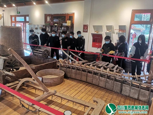 安居区三家镇大安初中开展“探海龙沼气 承凯歌精神”主题研学活动