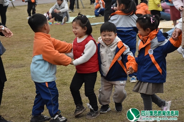 小1班游戏 (1).JPG