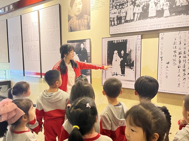 平昌县示范幼儿园开展红色主题教育活动