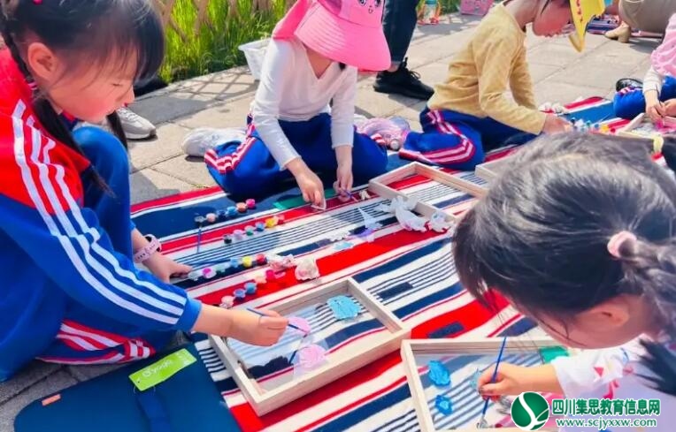 遂宁市英伦幼稚园开展亲子春游活动 共赏春日好时光