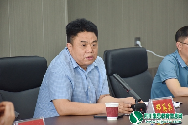 邓再兵校长.jpg