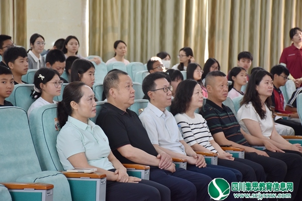 出席领导.jpg
