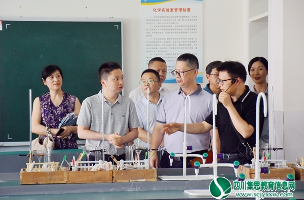 参观4.jpg